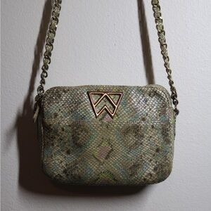 Kelly Wynne Mingle Mingle Mini